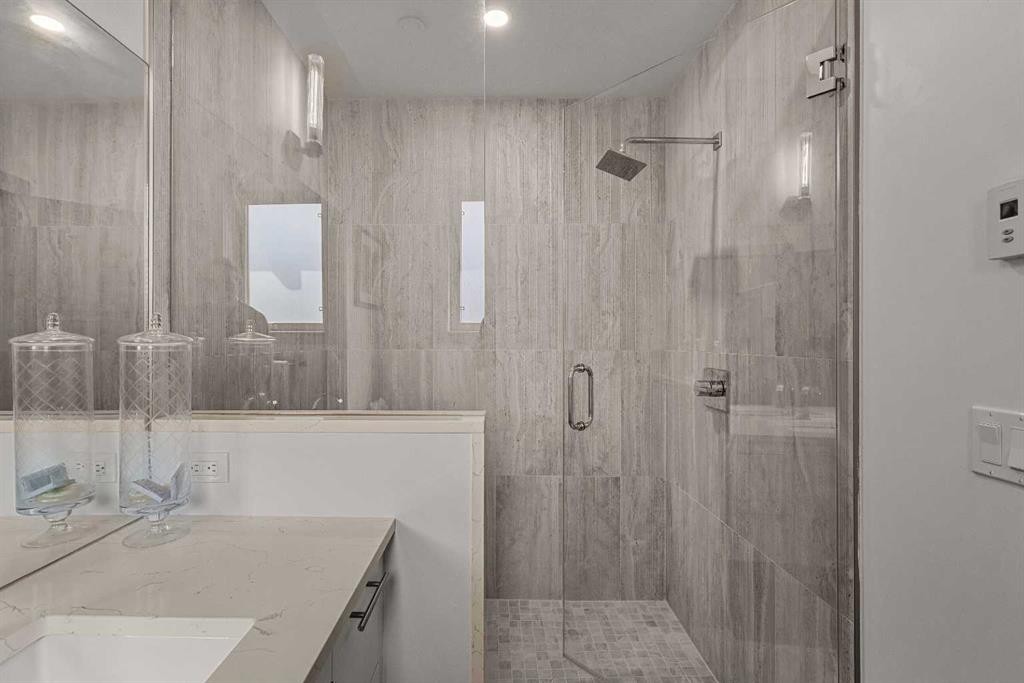 









700


8

Avenue,
Canmore,




AB
T1W 2E3


