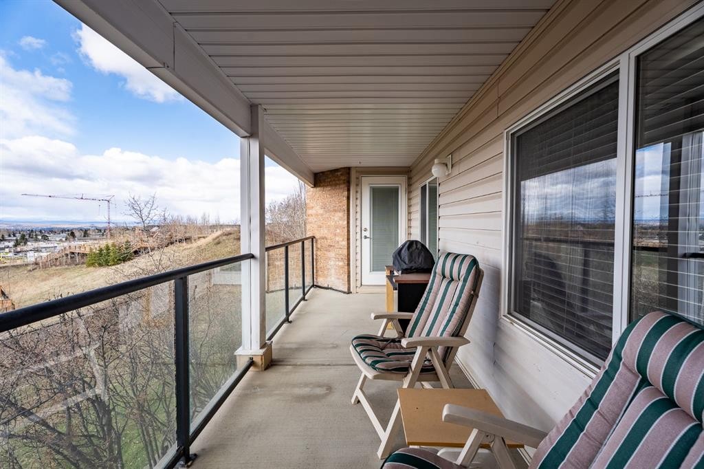 









950


Arbour Lake

Road Northwest, 1103,
Calgary,




AB
T3G 5B8


