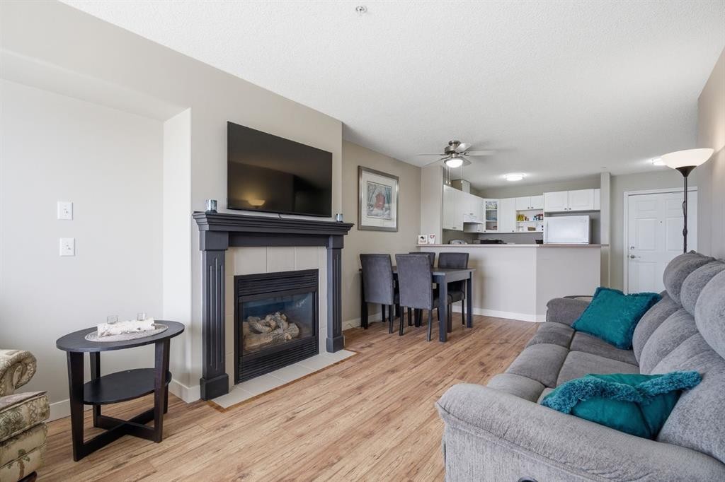 









950


Arbour Lake

Road Northwest, 1103,
Calgary,




AB
T3G 5B8

