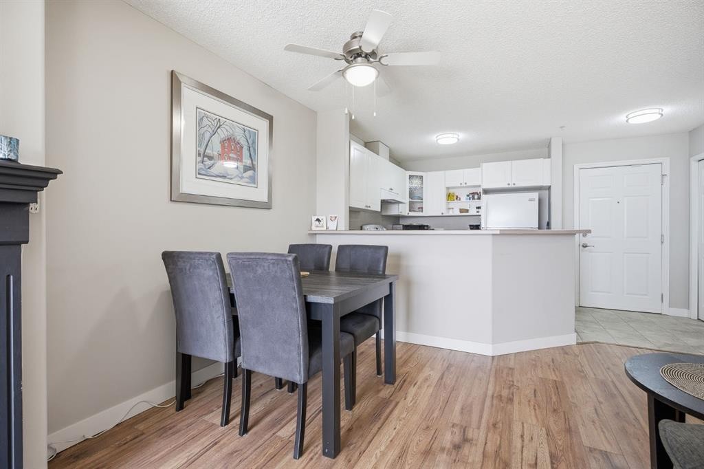 









950


Arbour Lake

Road Northwest, 1103,
Calgary,




AB
T3G 5B8


