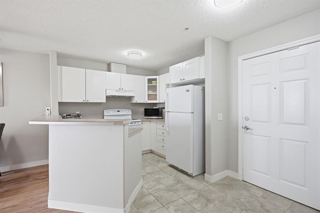 









950


Arbour Lake

Road Northwest, 1103,
Calgary,




AB
T3G 5B8


