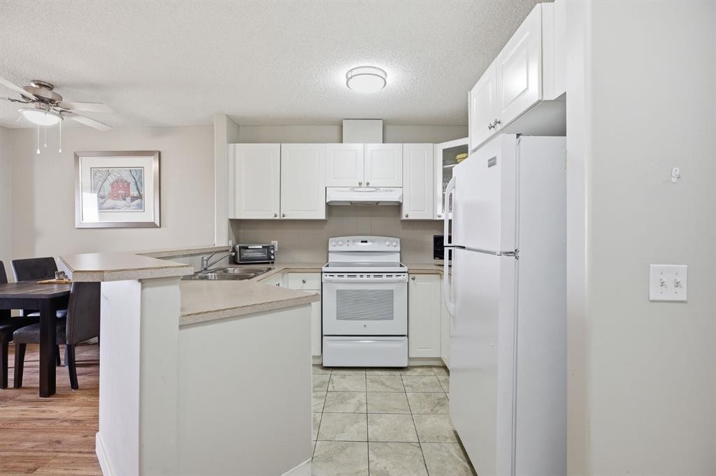 









950


Arbour Lake

Road Northwest, 1103,
Calgary,




AB
T3G 5B8

