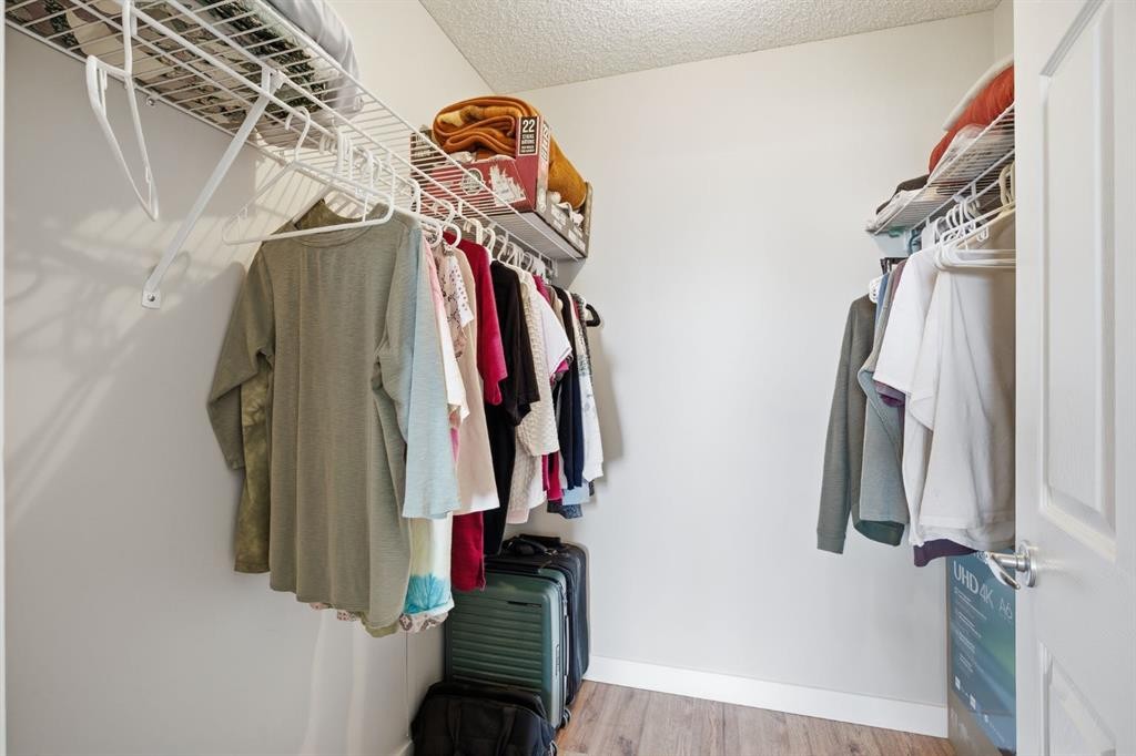 









950


Arbour Lake

Road Northwest, 1103,
Calgary,




AB
T3G 5B8

