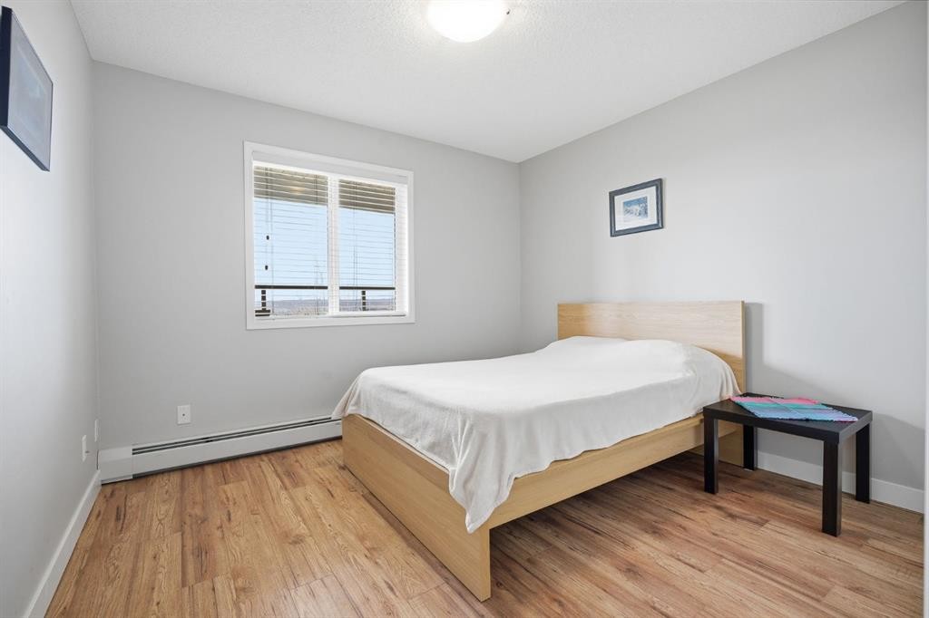 









950


Arbour Lake

Road Northwest, 1103,
Calgary,




AB
T3G 5B8

