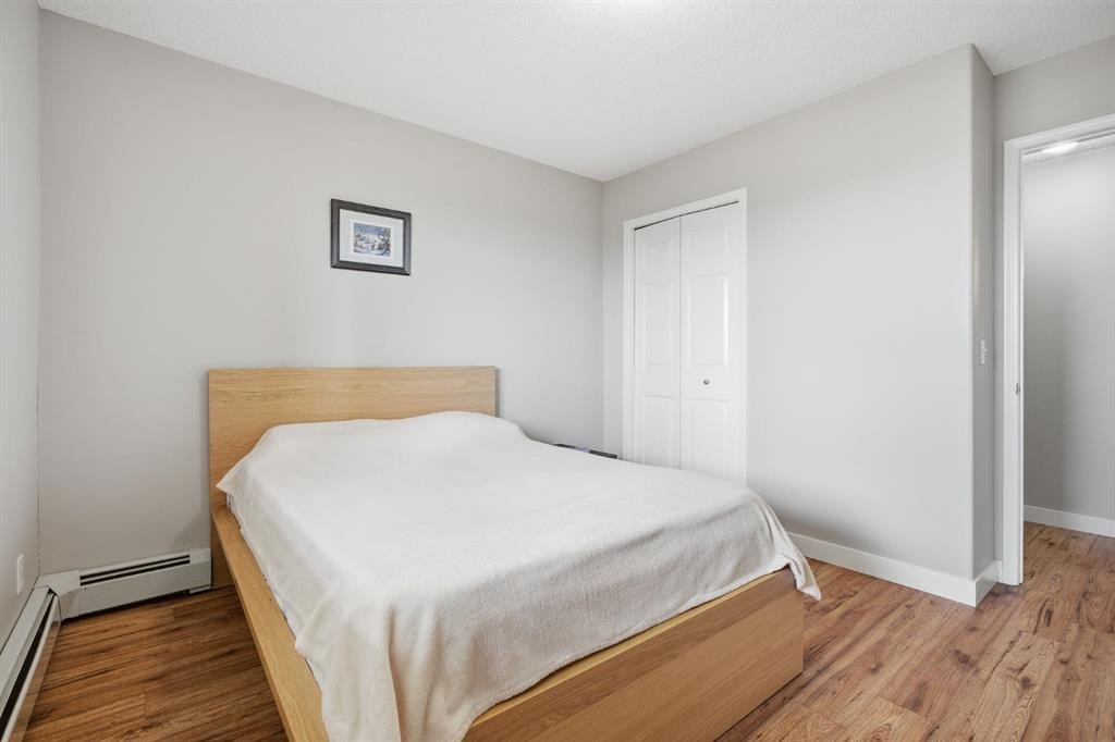 









950


Arbour Lake

Road Northwest, 1103,
Calgary,




AB
T3G 5B8

