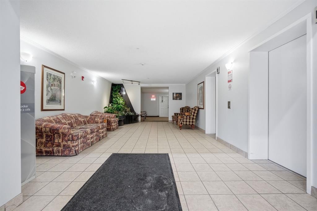 









950


Arbour Lake

Road Northwest, 1103,
Calgary,




AB
T3G 5B8

