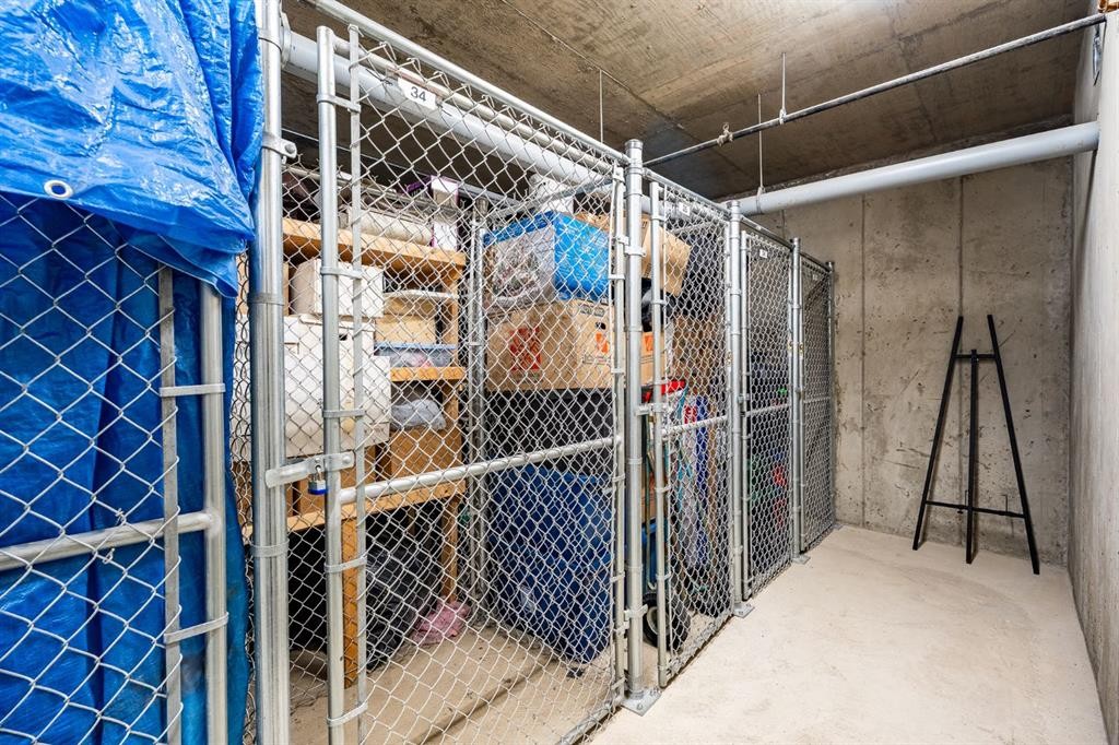 









950


Arbour Lake

Road Northwest, 1103,
Calgary,




AB
T3G 5B8


