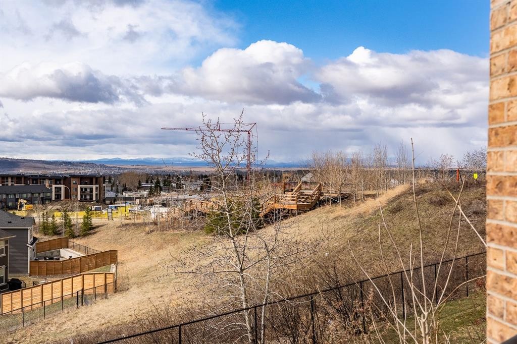 









950


Arbour Lake

Road Northwest, 1103,
Calgary,




AB
T3G 5B8

