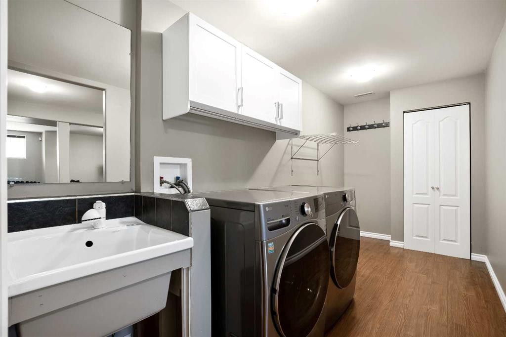 









29


Mahogany

View Southeast,
Calgary,




AB
T3M 0T3


