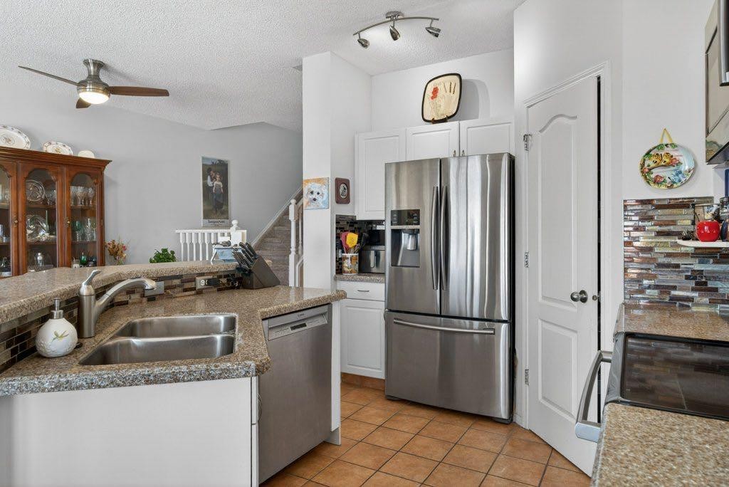 









92


Hamptons

Link Northwest,
Calgary,




AB
T3A 5V9

