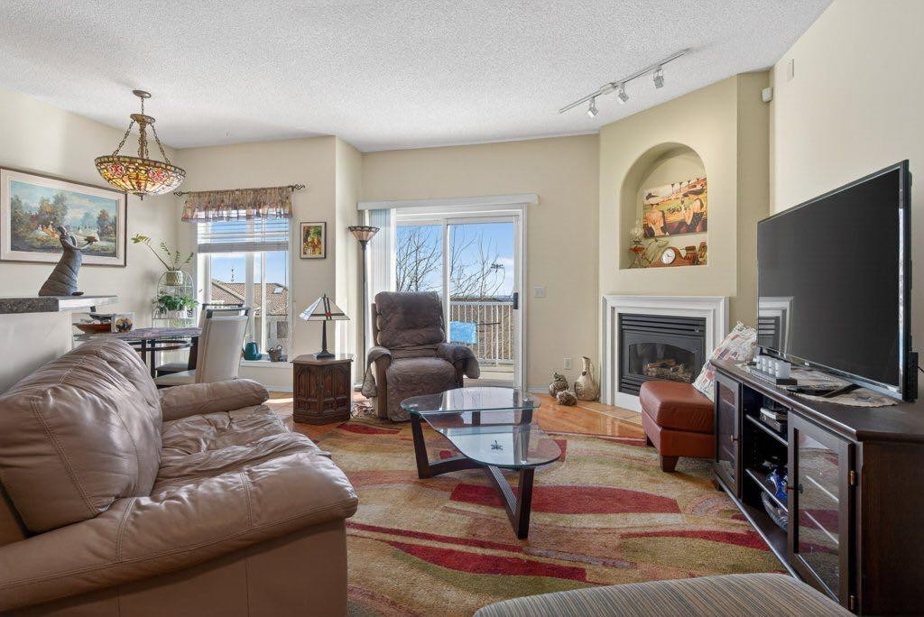 









92


Hamptons

Link Northwest,
Calgary,




AB
T3A 5V9

