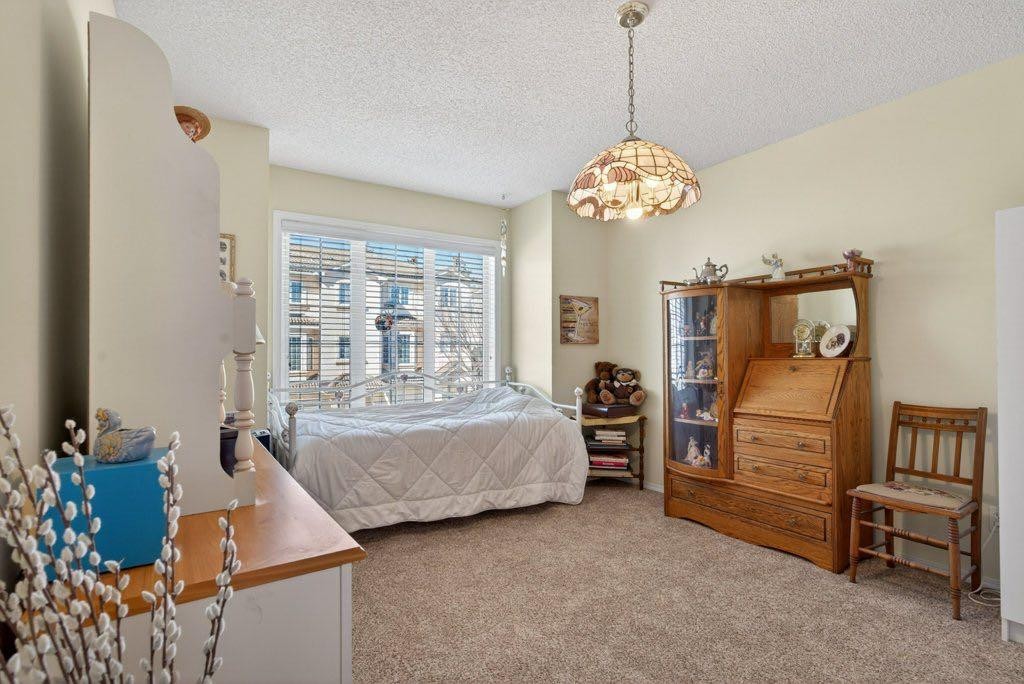 









92


Hamptons

Link Northwest,
Calgary,




AB
T3A 5V9

