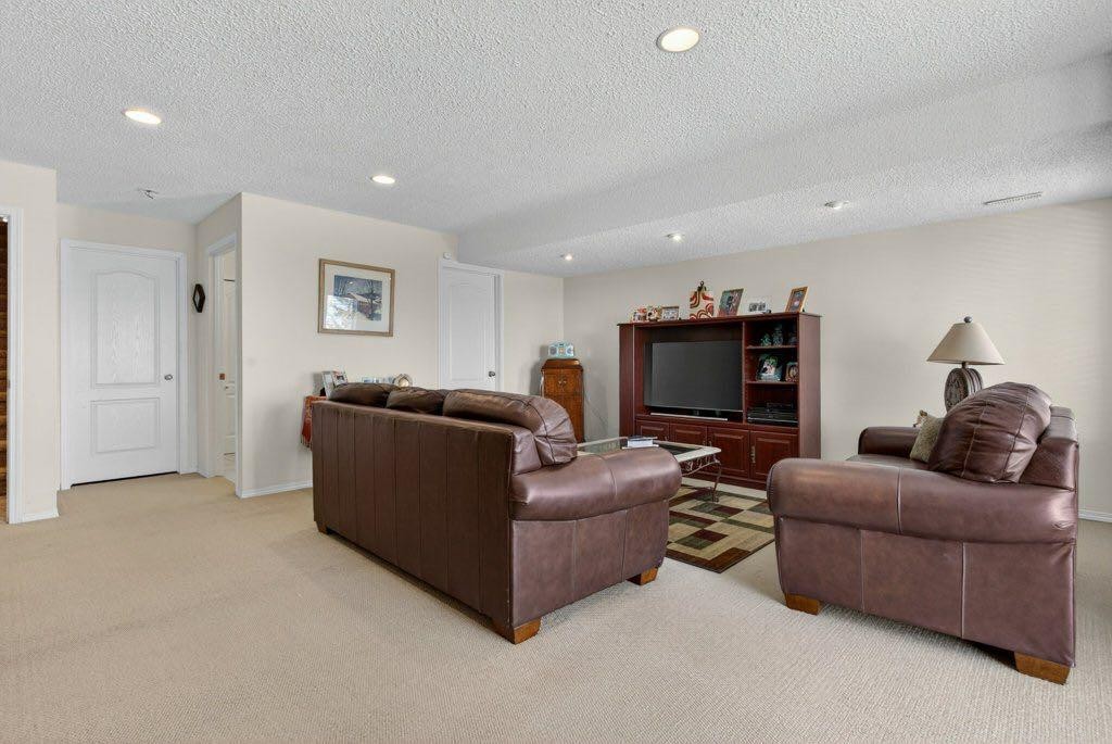 









92


Hamptons

Link Northwest,
Calgary,




AB
T3A 5V9

