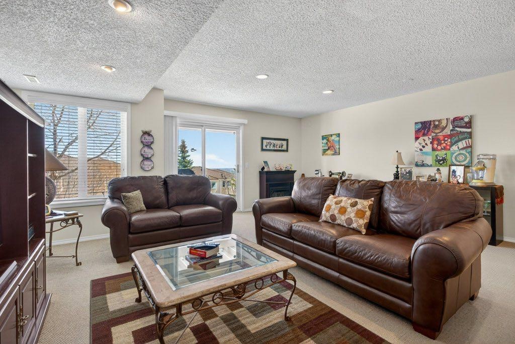 









92


Hamptons

Link Northwest,
Calgary,




AB
T3A 5V9

