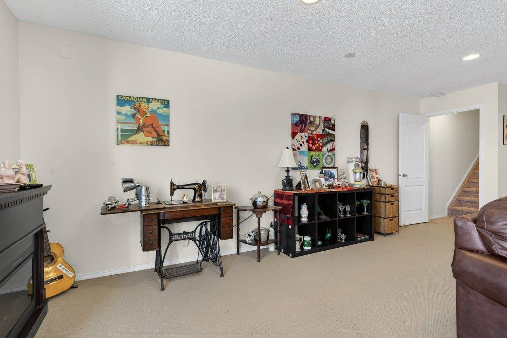 









92


Hamptons

Link Northwest,
Calgary,




AB
T3A 5V9

