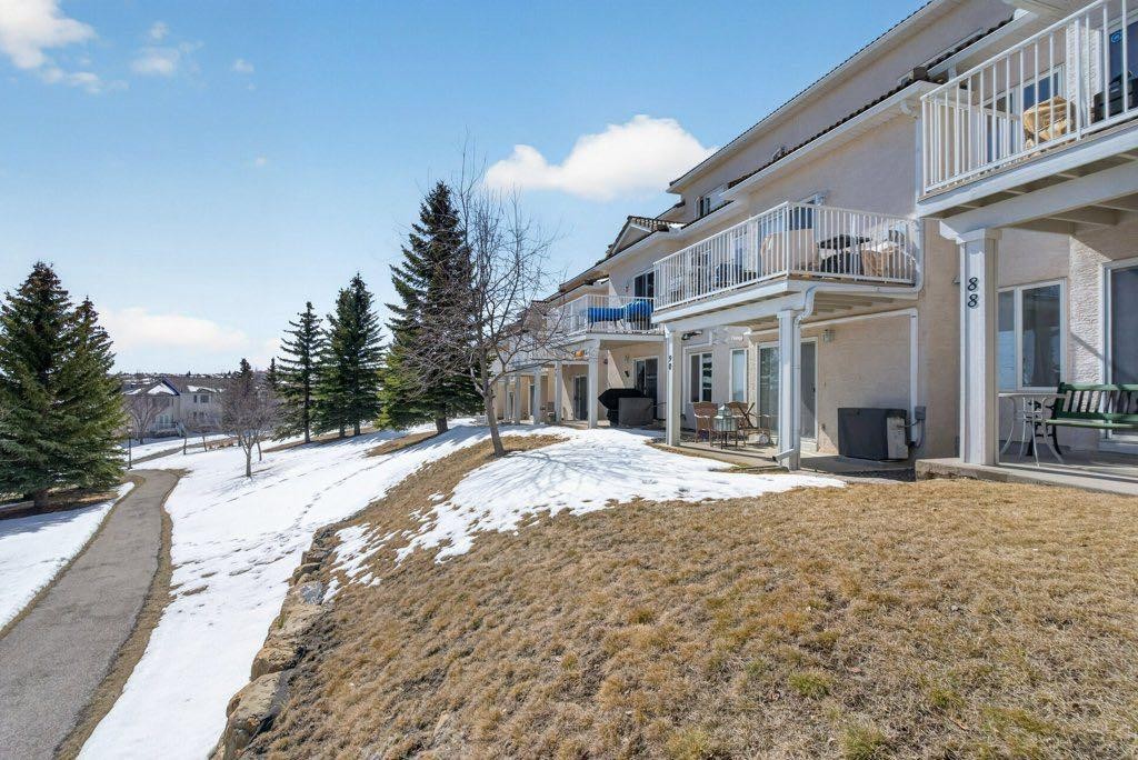 









92


Hamptons

Link Northwest,
Calgary,




AB
T3A 5V9

