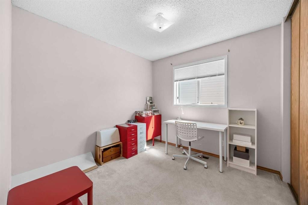 









316


Coventry

Close Northeast,
Calgary,




AB
T3K 4C5

