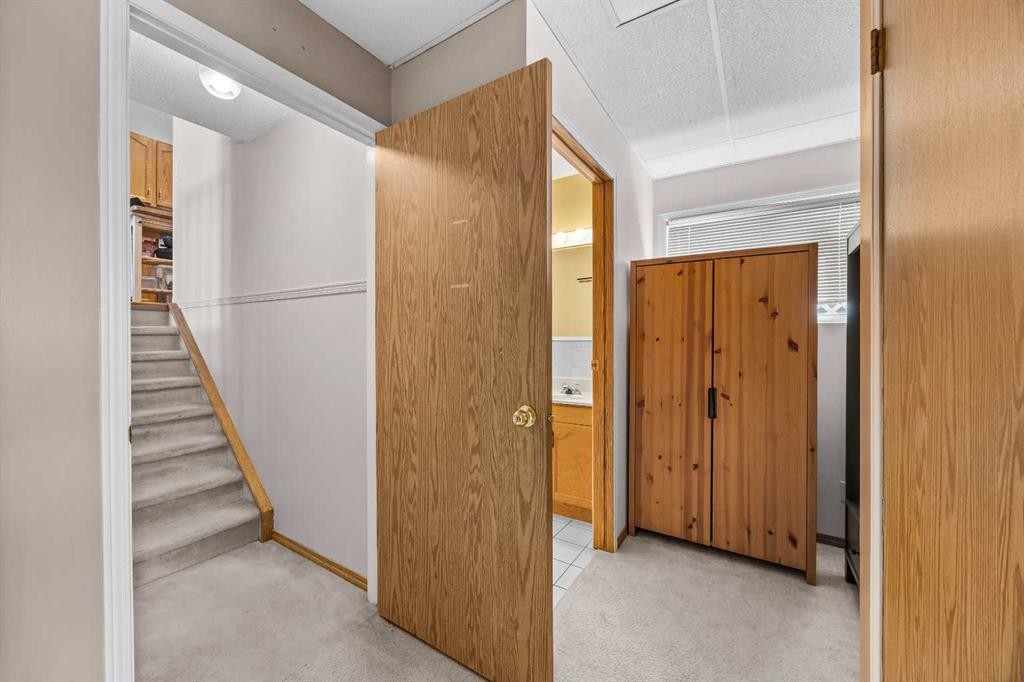 









316


Coventry

Close Northeast,
Calgary,




AB
T3K 4C5

