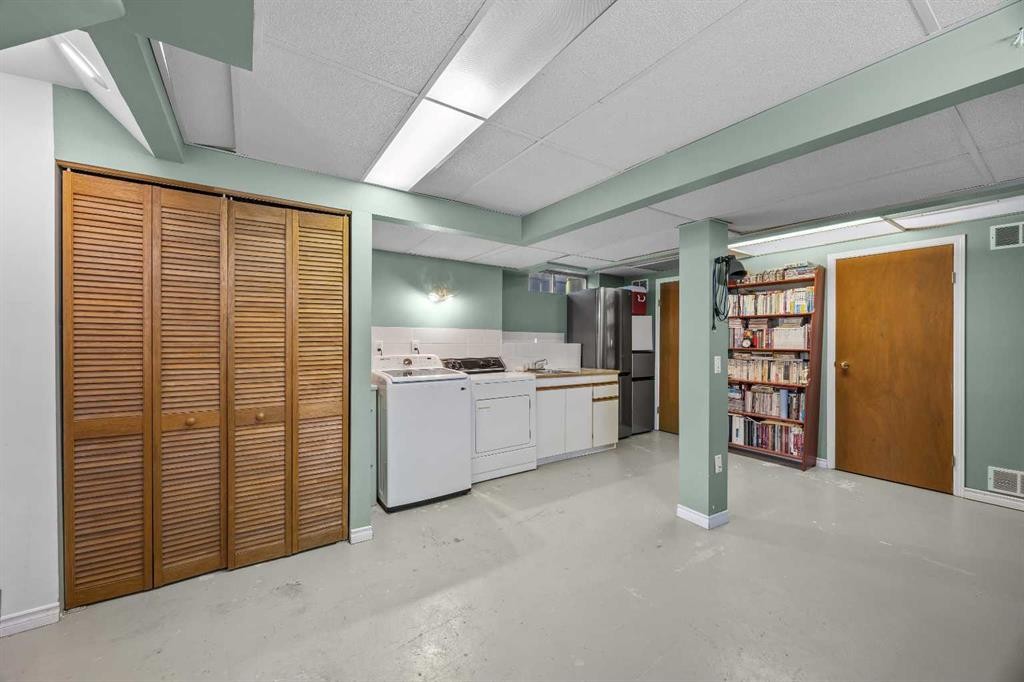 









316


Coventry

Close Northeast,
Calgary,




AB
T3K 4C5

