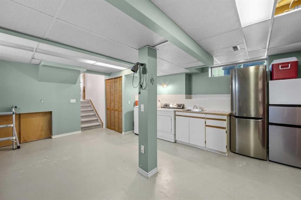 









316


Coventry

Close Northeast,
Calgary,




AB
T3K 4C5

