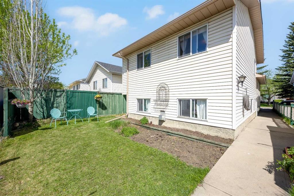 









316


Coventry

Close Northeast,
Calgary,




AB
T3K 4C5

