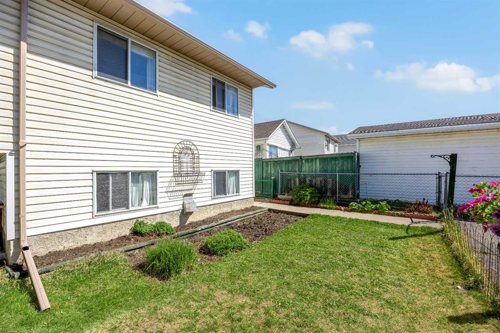









316


Coventry

Close Northeast,
Calgary,




AB
T3K 4C5

