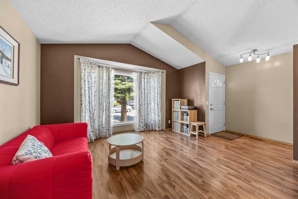 









316


Coventry

Close Northeast,
Calgary,




AB
T3K 4C5

