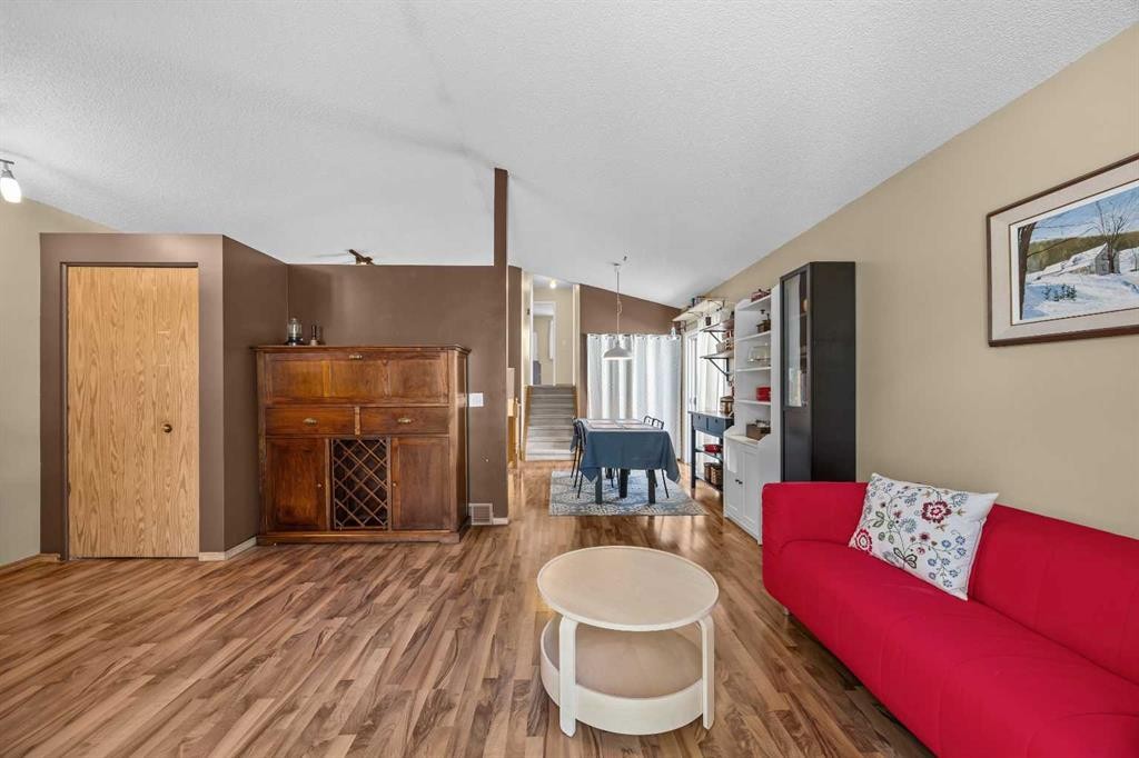 









316


Coventry

Close Northeast,
Calgary,




AB
T3K 4C5

