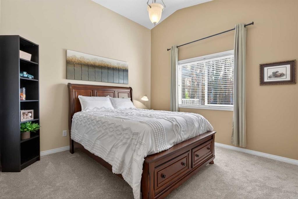 









412


Highland

Close,
Strathmore,




AB
T2A3M9

