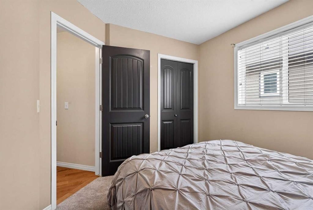 









412


Highland

Close,
Strathmore,




AB
T2A3M9

