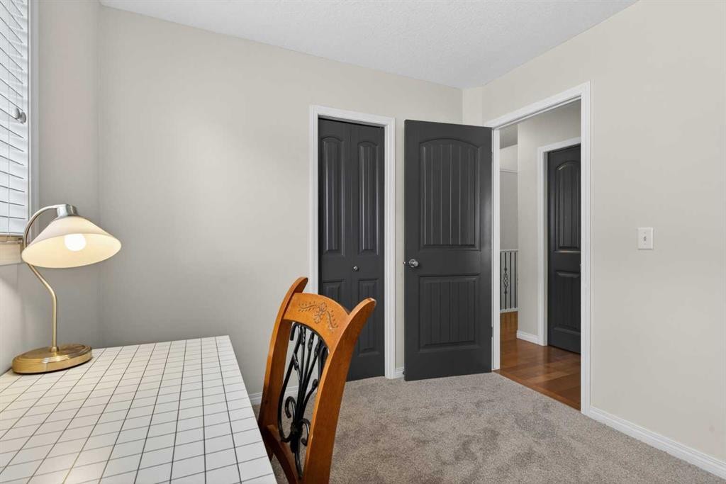 









412


Highland

Close,
Strathmore,




AB
T2A3M9

