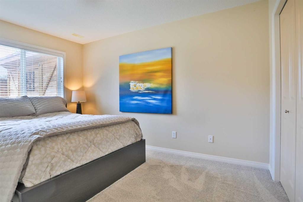 









412


Highland

Close,
Strathmore,




AB
T2A3M9

