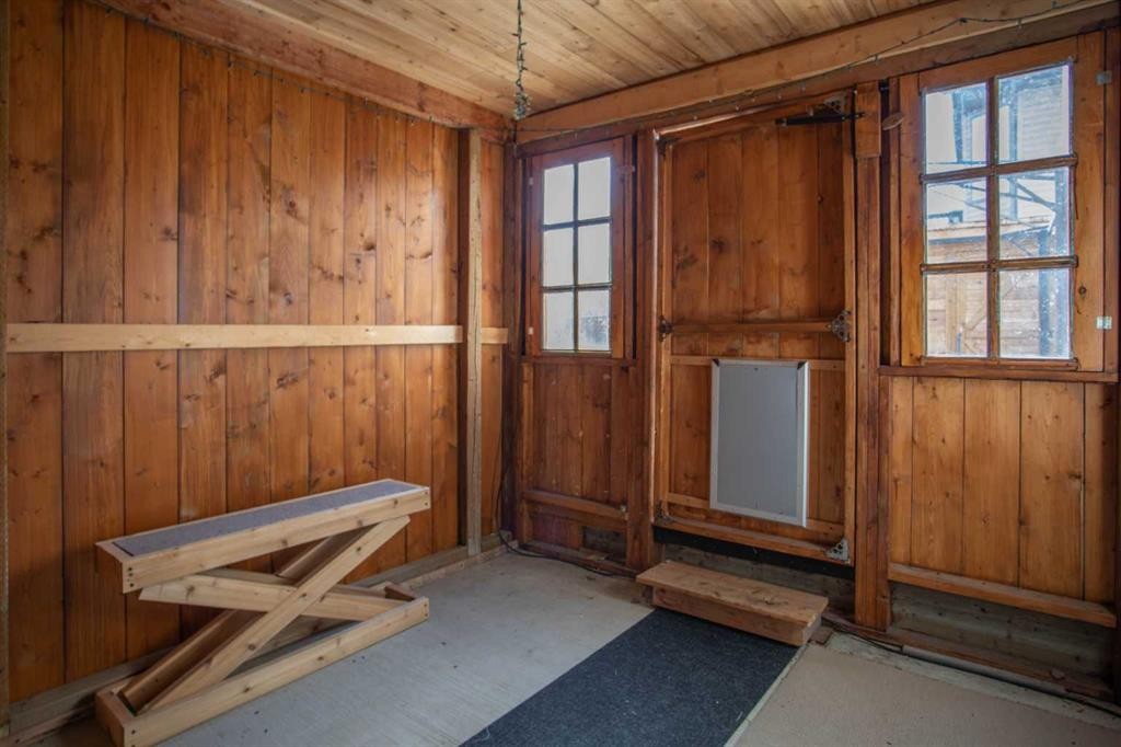 









412


Highland

Close,
Strathmore,




AB
T2A3M9

