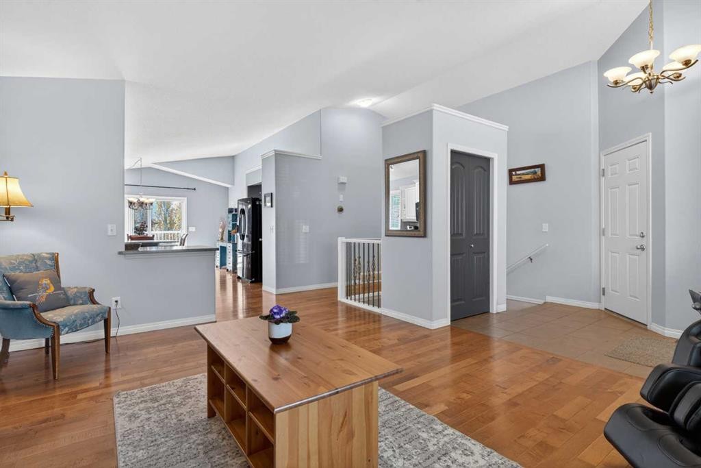









412


Highland

Close,
Strathmore,




AB
T2A3M9

