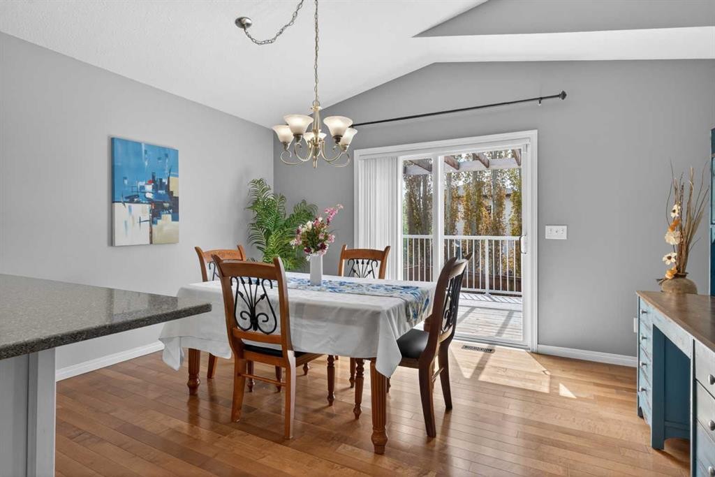 









412


Highland

Close,
Strathmore,




AB
T2A3M9


