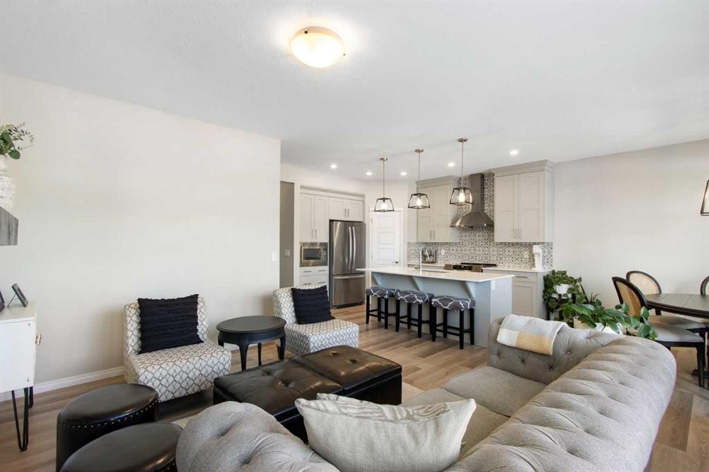 









32


Wolf Creek

Street Southeast,
Calgary,




AB
T2X4V2

