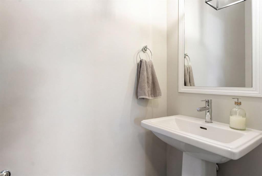 









32


Wolf Creek

Street Southeast,
Calgary,




AB
T2X4V2


