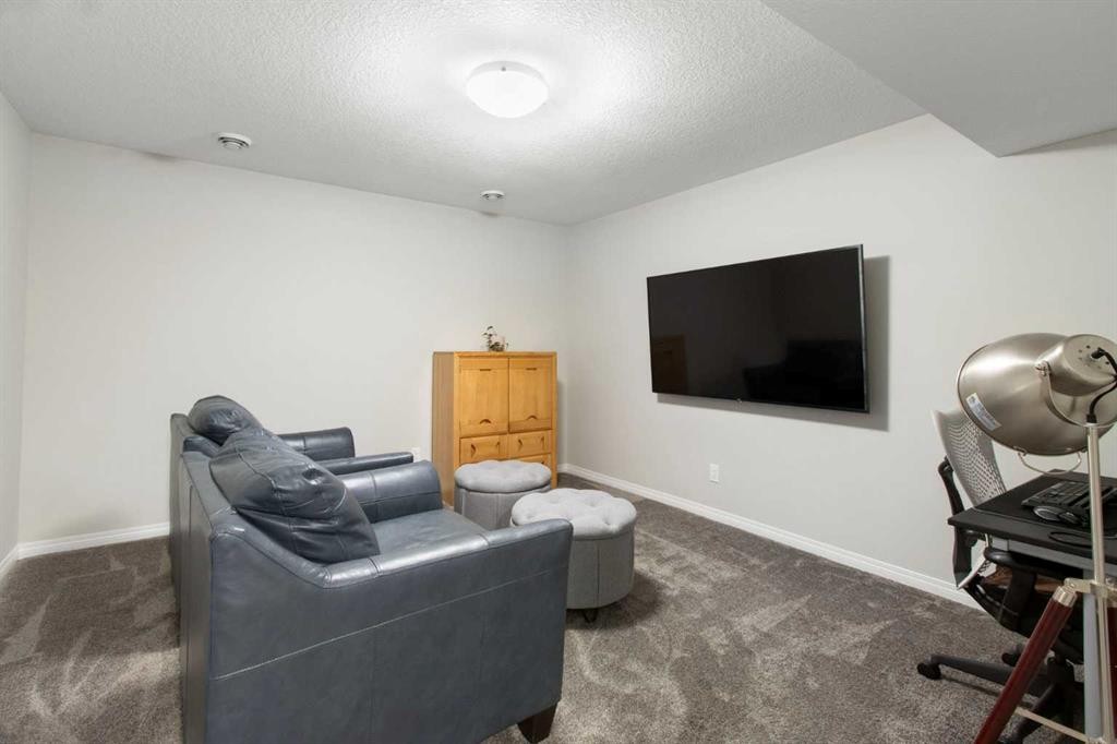 









32


Wolf Creek

Street Southeast,
Calgary,




AB
T2X4V2

