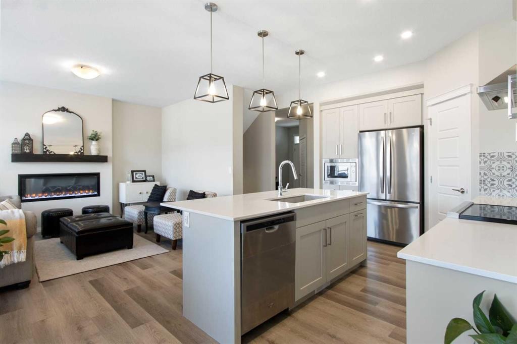 









32


Wolf Creek

Street Southeast,
Calgary,




AB
T2X4V2

