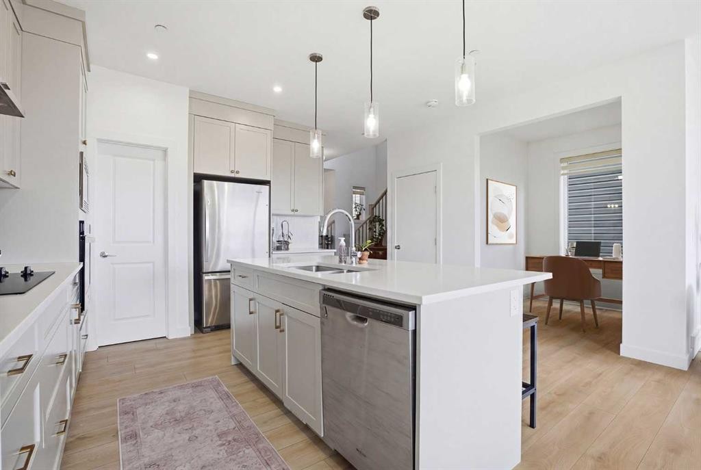 









360


Calhoun

Common Northeast,
Calgary,




AB
T3P 1T2

