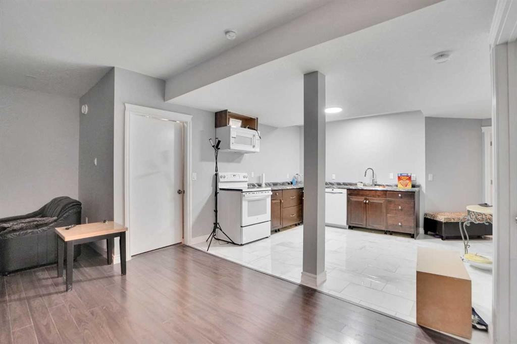









46


Mahogany

Passage Southeast,
Calgary,




AB
T3M 2K5

