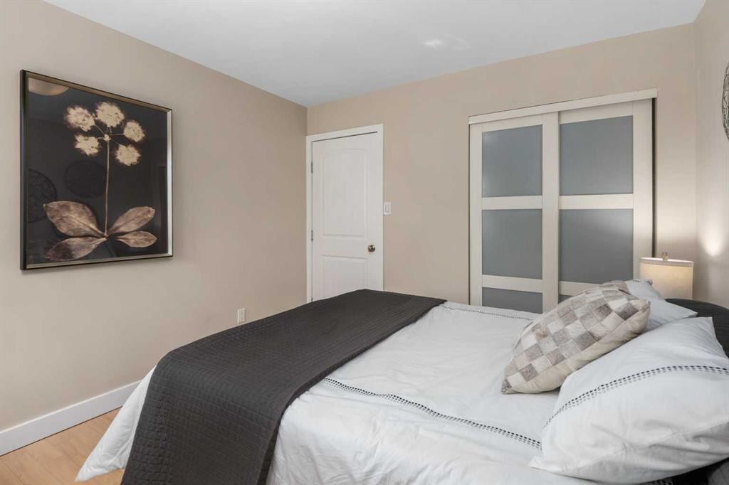 









824


4

Avenue Northwest, 304,
Calgary,




AB
T2N 0M8

