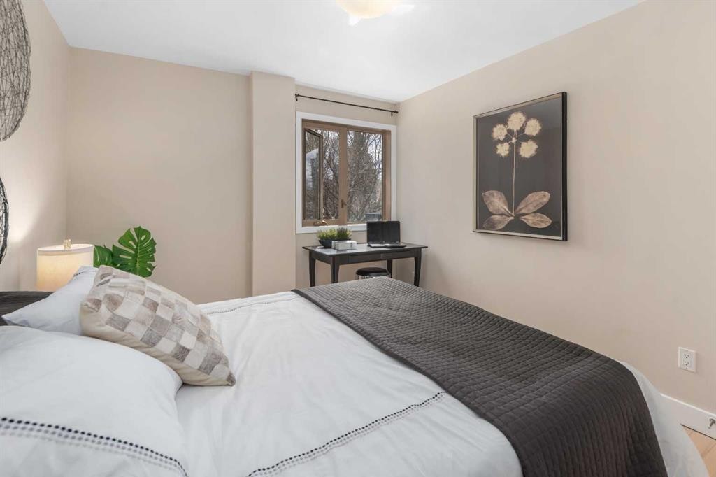 









824


4

Avenue Northwest, 304,
Calgary,




AB
T2N 0M8

