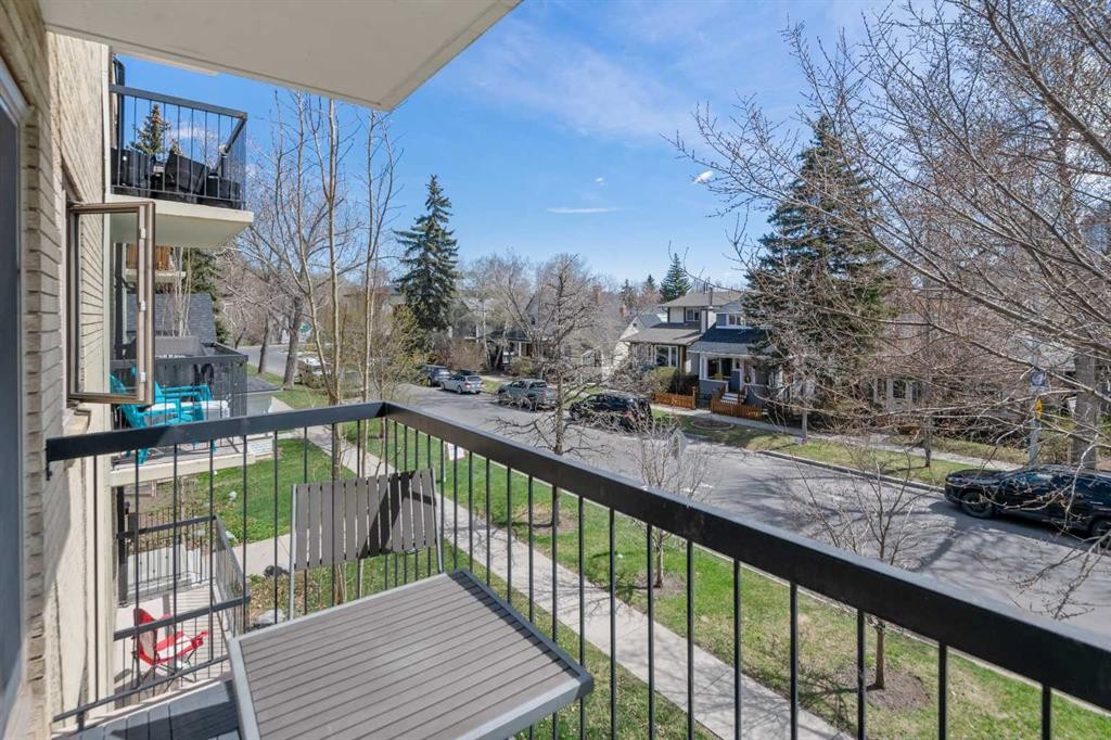 









824


4

Avenue Northwest, 304,
Calgary,




AB
T2N 0M8

