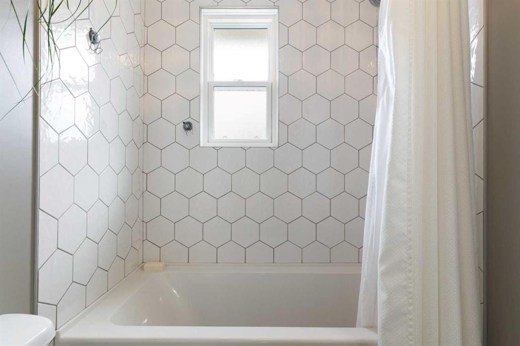 









121


Mountain

Street,
Cochrane,




AB
T4C 1Z5

