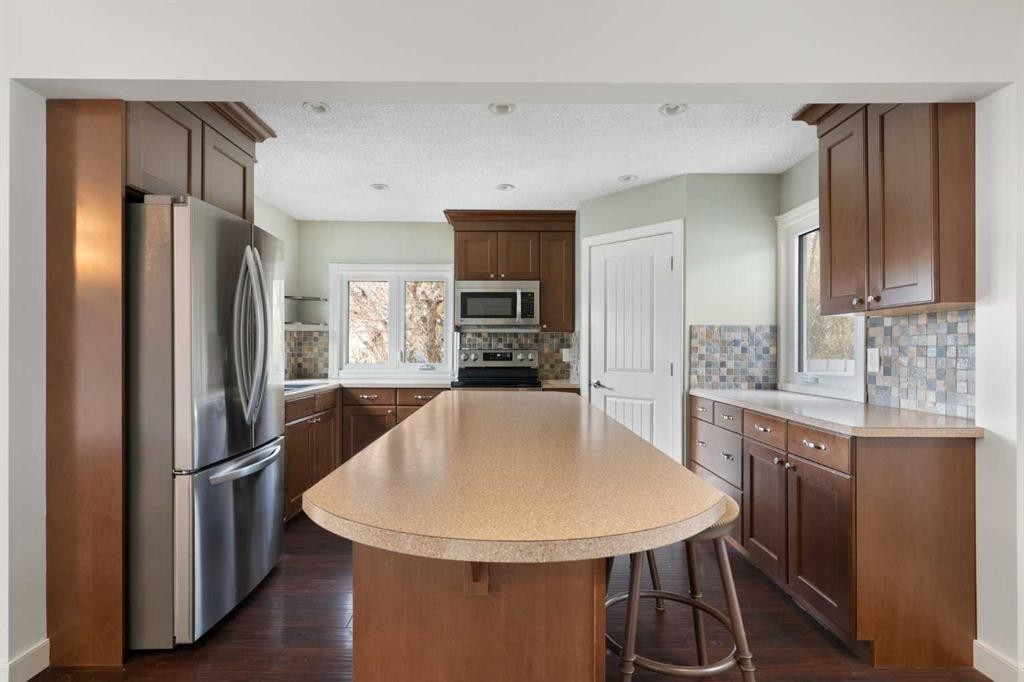 









121


Mountain

Street,
Cochrane,




AB
T4C 1Z5

