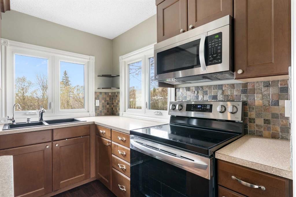 









121


Mountain

Street,
Cochrane,




AB
T4C 1Z5


