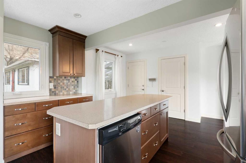 









121


Mountain

Street,
Cochrane,




AB
T4C 1Z5

