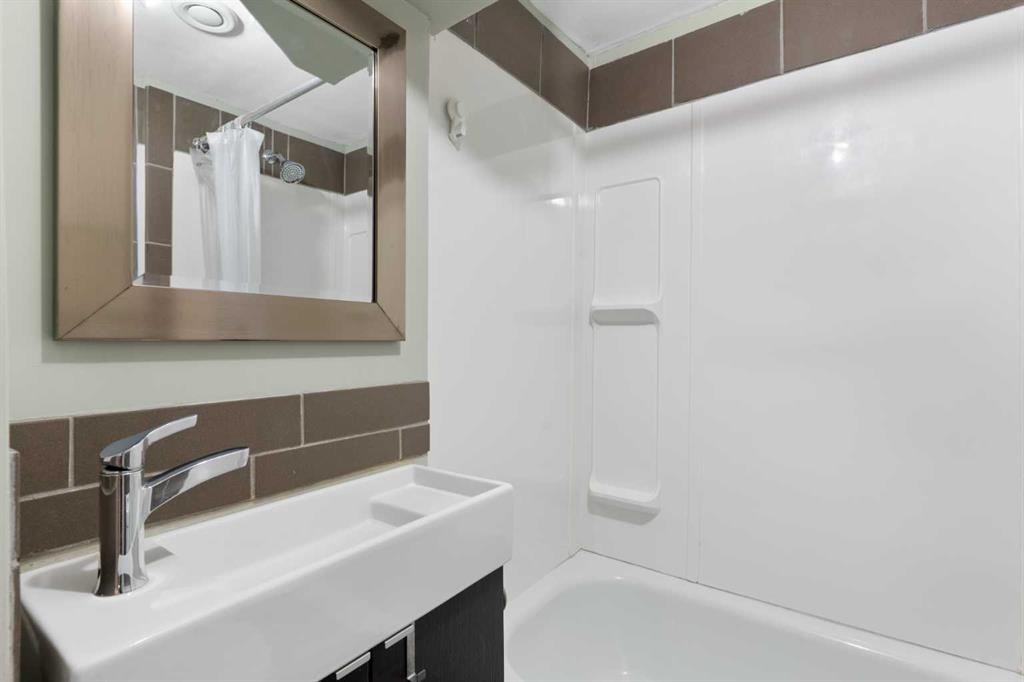 









121


Mountain

Street,
Cochrane,




AB
T4C 1Z5

