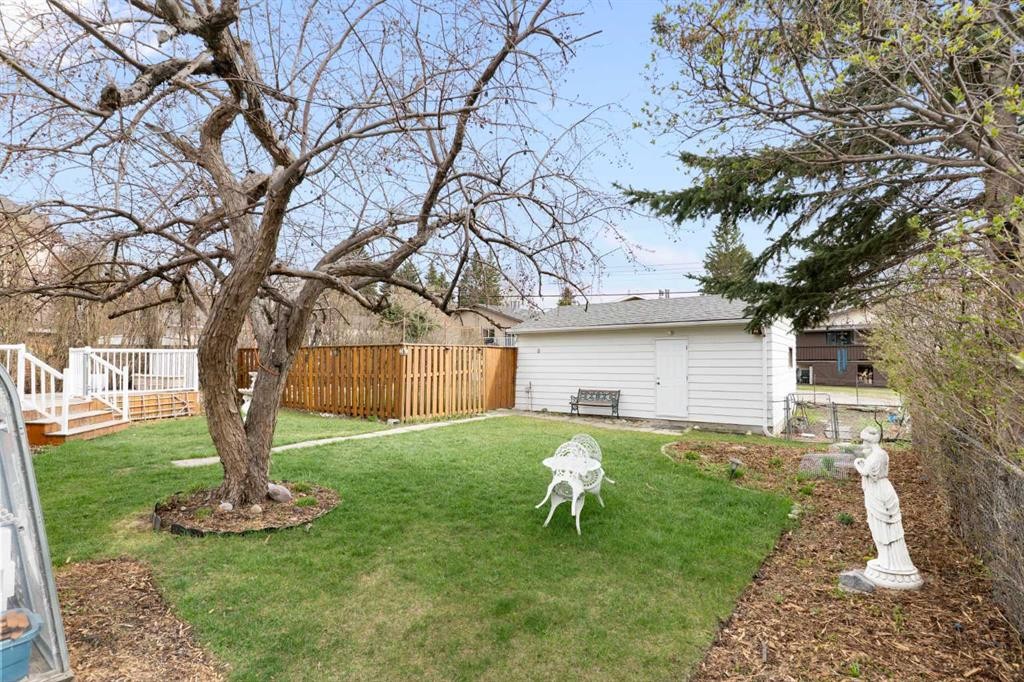 









121


Mountain

Street,
Cochrane,




AB
T4C 1Z5

